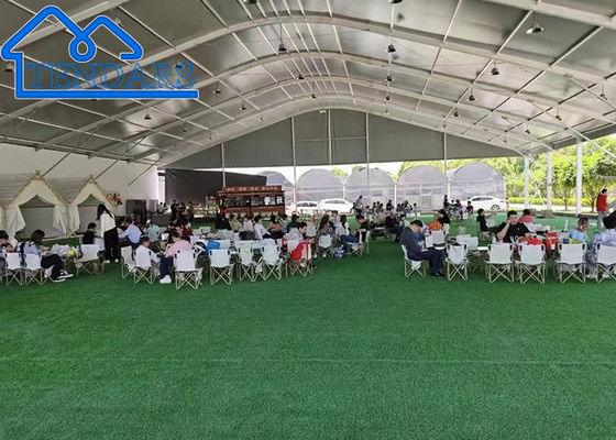 comprar Alto Pico 25x40m Sala de Esportes Tenda de aço galvanizado Concha para todos os climas para quadra de tênis Fabricação em linha