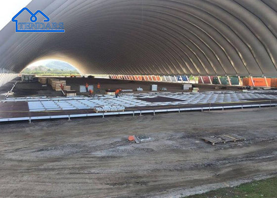 Campo de basquetebol personalizado Tenda de cobertura para evento esportivo Tenda poligonal de telhado branco