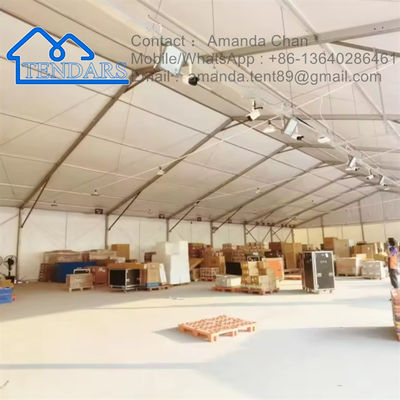 Passar pela tenda de armazenamento à prova d'água