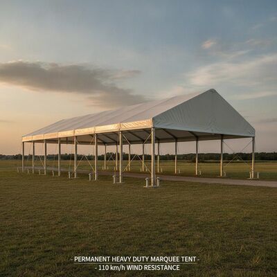 Tenda permanente de marcação pesada com cobertura de poliéster laminada de PVC de 900 gm e estrutura de parafuso de âncora de aço galvanizado a quente Q235 para resistência ao vento de 110 km / h